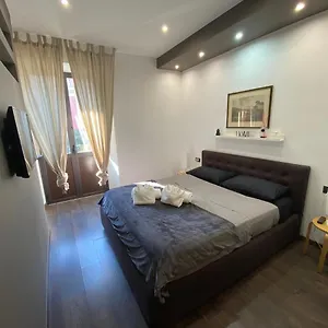 marilyns-guest-house.catania-hotels.net/